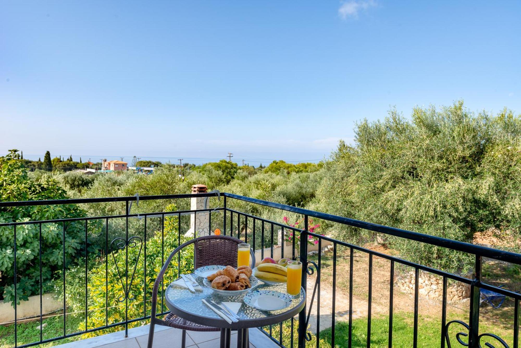 Vista Verde Studios & Apartments Свороната Экстерьер фото