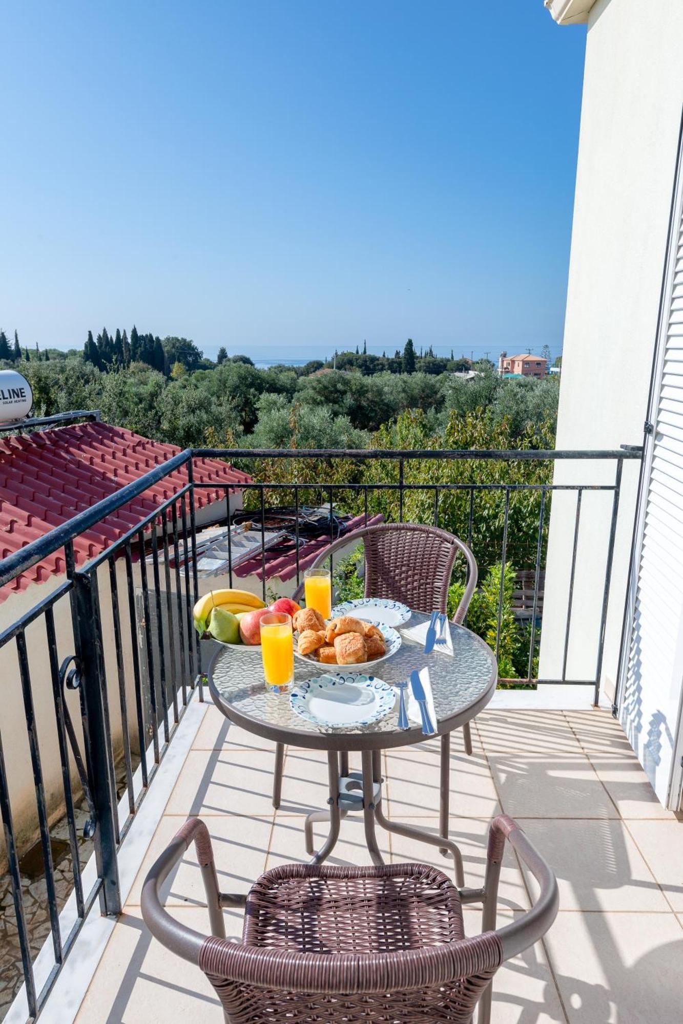 Vista Verde Studios & Apartments Свороната Экстерьер фото
