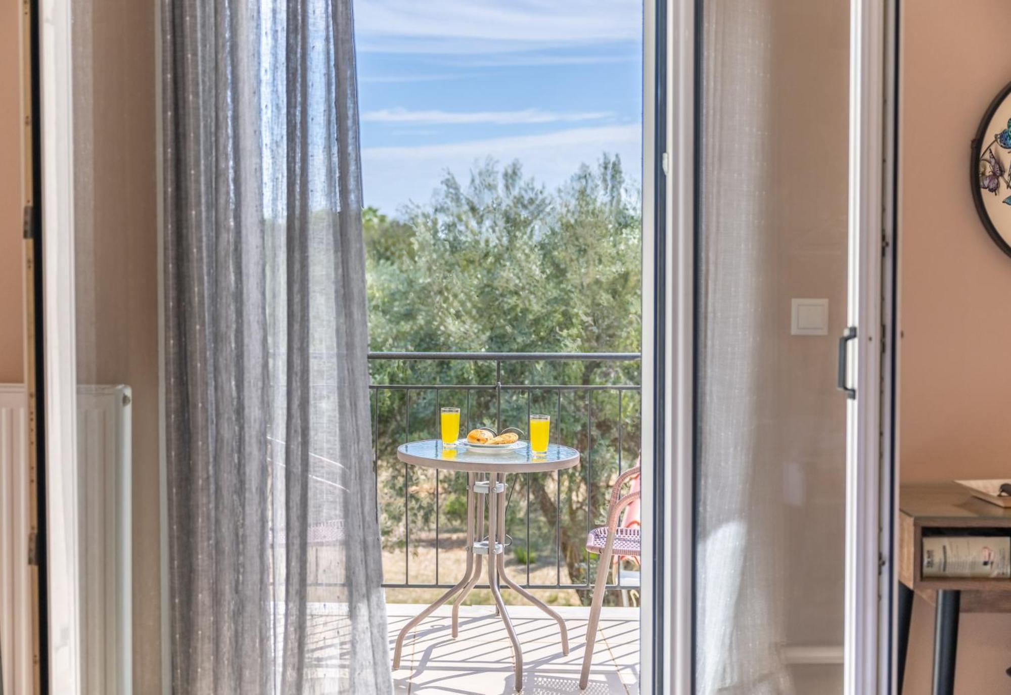 Vista Verde Studios & Apartments Свороната Экстерьер фото